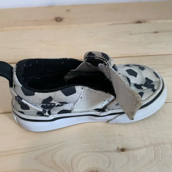 Vans Toddler Slip-On Soccer Print Shoes - Black & White-Toddler Size 5 - Picture 10 of 11